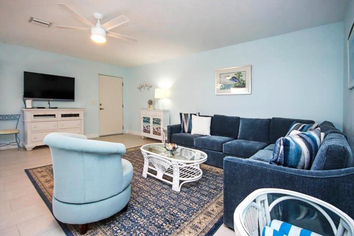 Sanibel Arms West D8
