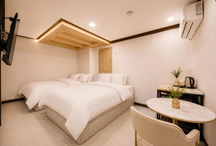Ramon Hotel