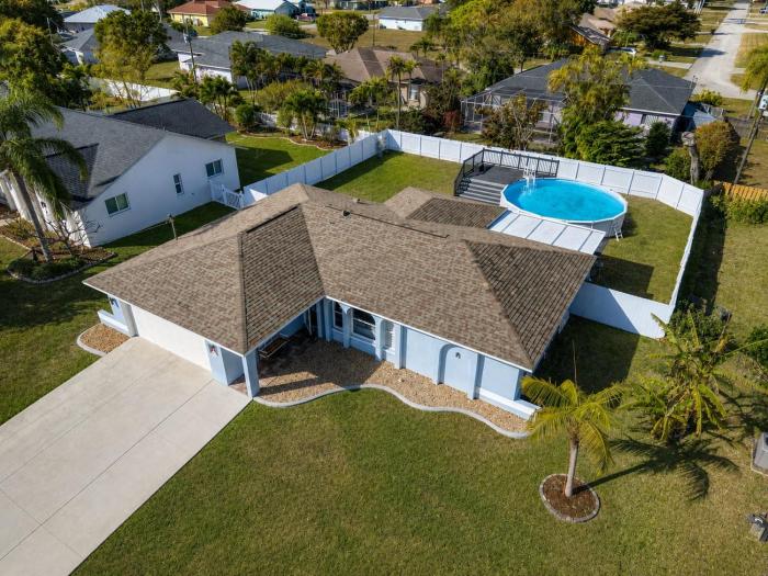 Family-Friendly Pool Home, Centrally location