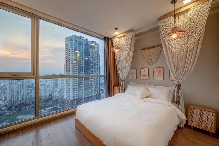 Luxury Apartment at Vinhomes Central Park