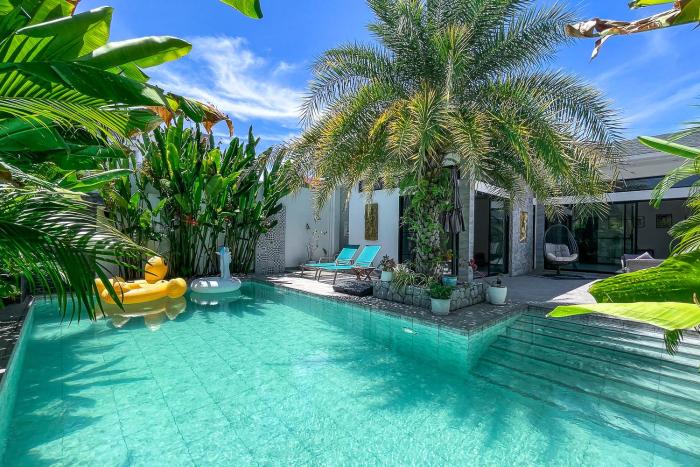 Chic 2BR Pool Villa @Rawai Beach Villa Florine