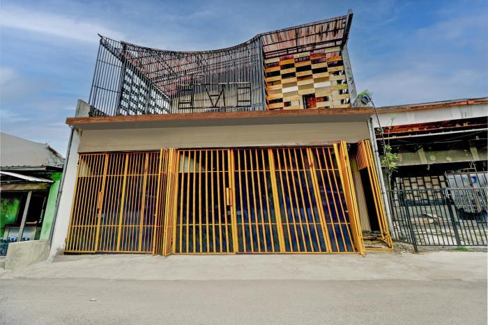 Hotel O Surabaya near Surabaya Town Square formerly Kupang Gunung Residence
