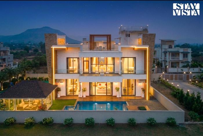 StayVista at Pearl Hillview Mansion with Pool, Lawn
