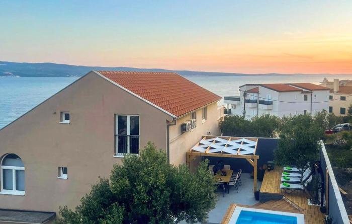 Stunning Home In Omis