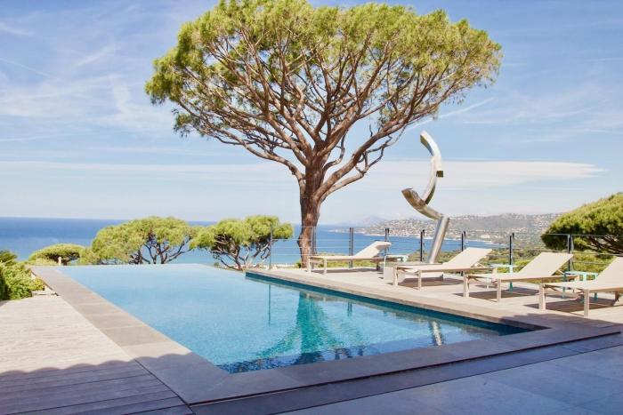 Spacious furnished villa with 180 view