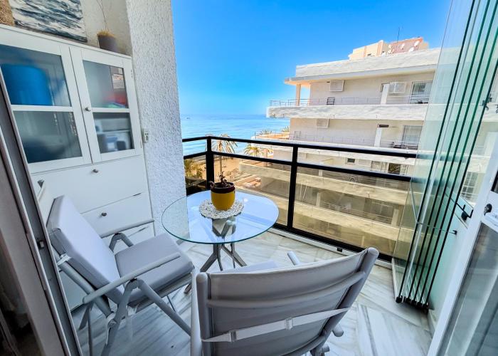 Skol 438 Super One-bedroom Apartment with Sea Views