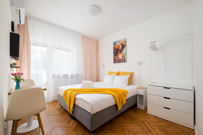 Metro Służew Apartments by BookingHost