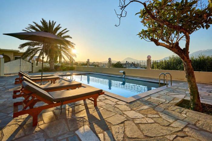 Creta Leisure Escape Private Pool & Garden Oasis