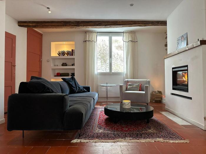 Fajureya House