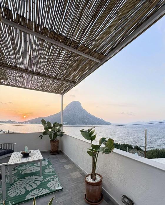 Manifesto Seaview Apartment I