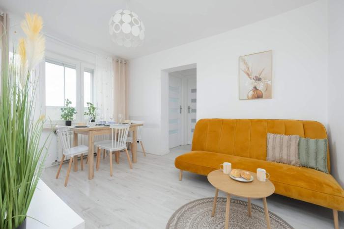 Stylish Two-Bedroom Apartment with Balcony in Warsaw by Noclegi Renters
