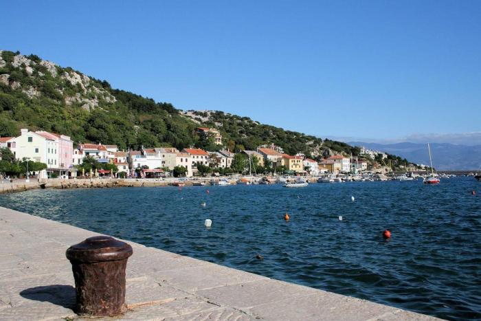 Apartment Halfway to the Sea Baška