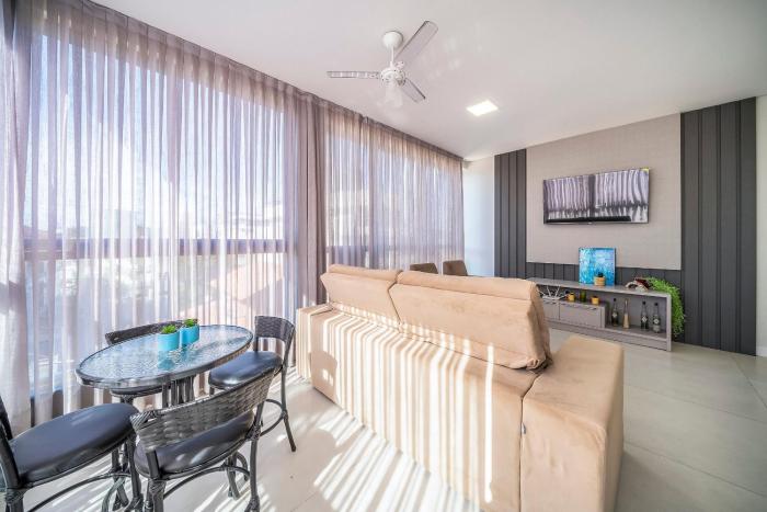 Djalma 105 - Apartamento Amplo com 3 Suítes no Centro de Bombinhas.