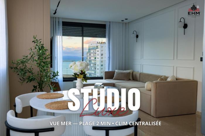 Modern Luxury Apartment with Panoramic Sea Views
