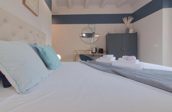 Lake Como 2 min - Suites near the Station - Wifi and AC