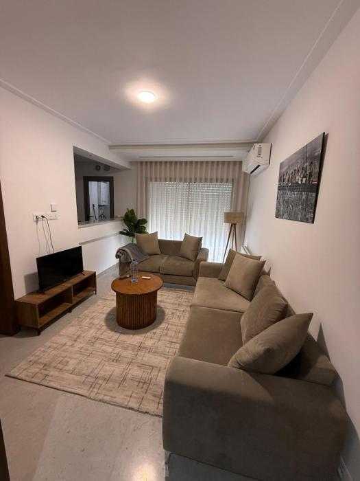 Luxurious Cozy Apartment in a Vibrant Neighborhood