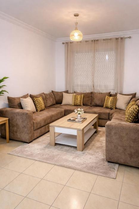 Bright & Cozy Apartment Near CHU & Beach Access