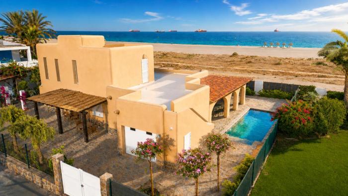 La Esquinita, Villa 1ª línea – Puerto Rey