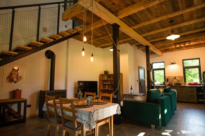 Glamping & Farm Zlaté Podlesí - Letní stáj v konírně