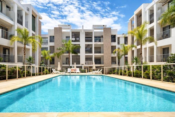 Spacious apartment, swimming pool, close to the medina