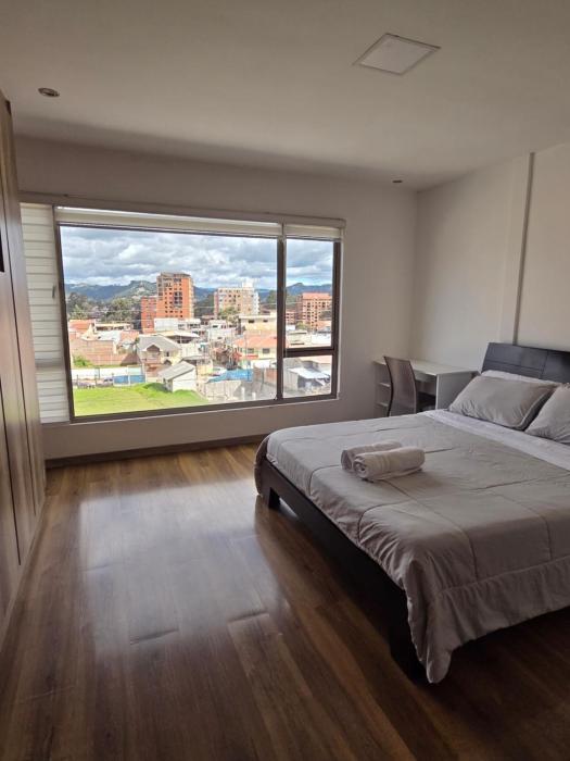 Enorme casa moderna de lujo, 4 camas, junto al hotel Oro verde, 2 garajes electricos