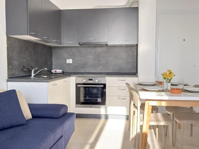 Hannah Mare Apartment by Tok