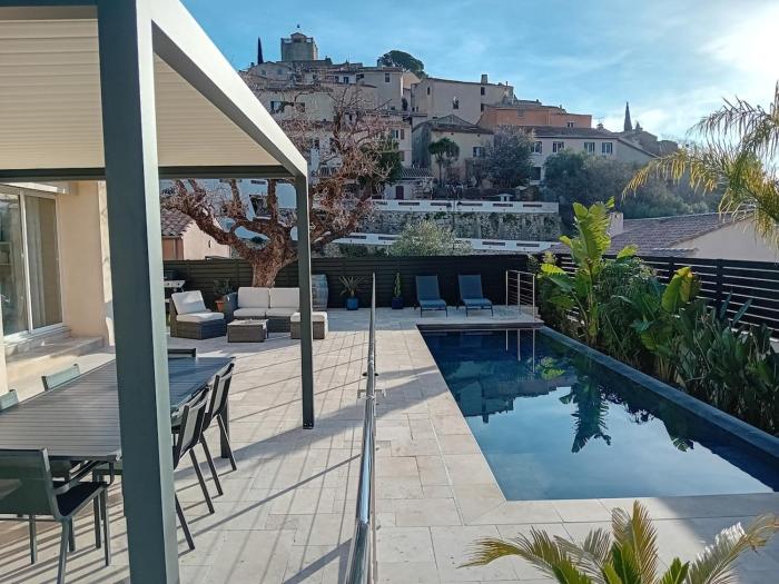 Belle villa avec piscine sur les hauteurs de Toulon