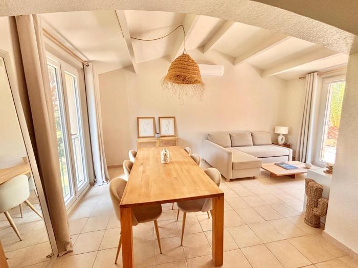 Maison de charme à Grimaud, Terrasse, clim et parking