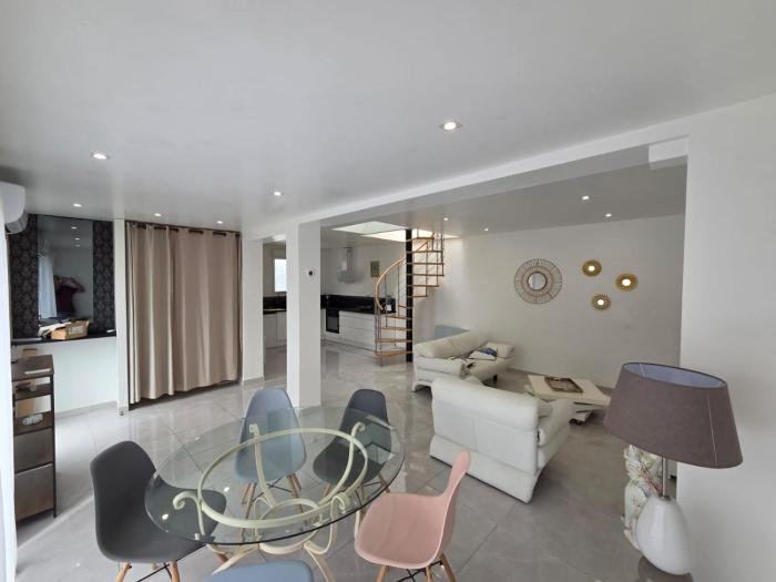 Maison à 8 mn de lile de ré et de La Rochelle 2 chambres 5 personnes