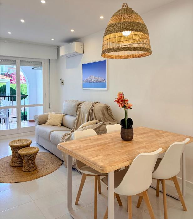 La Brisa dIrta - AC, WiFi, Pool, BBQ and Parking