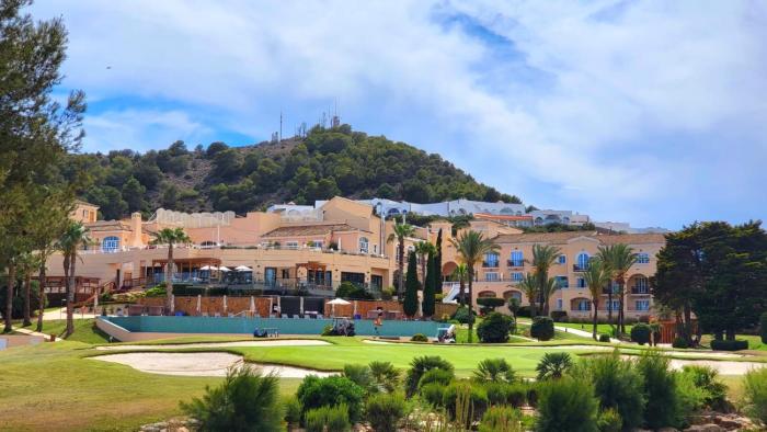 the golf retreat
