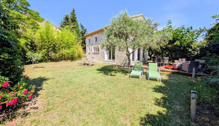 Mazet à Uzès, proche du haras national