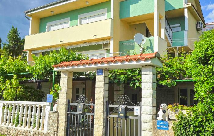 Cozy Apartment In Crikvenica With Wifi