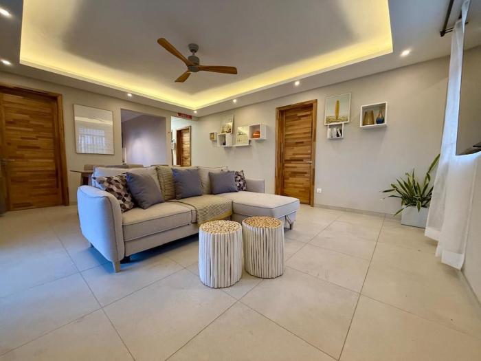 Modern apartment with pool in Grand Baie