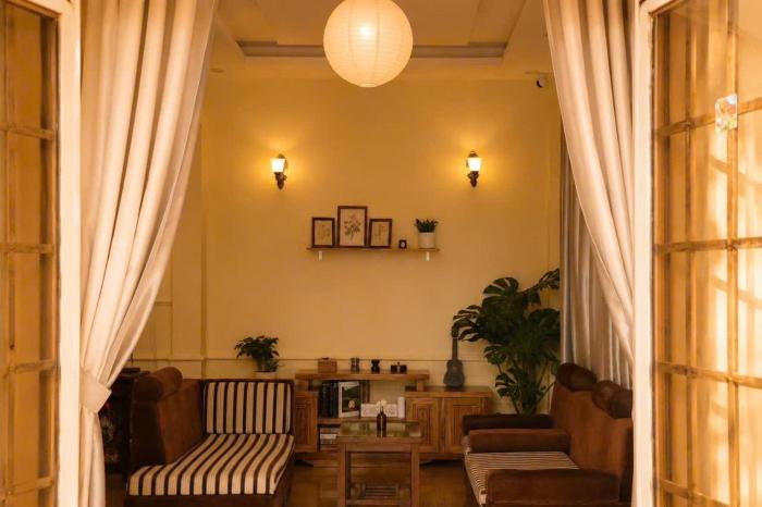 Thềm Homestay