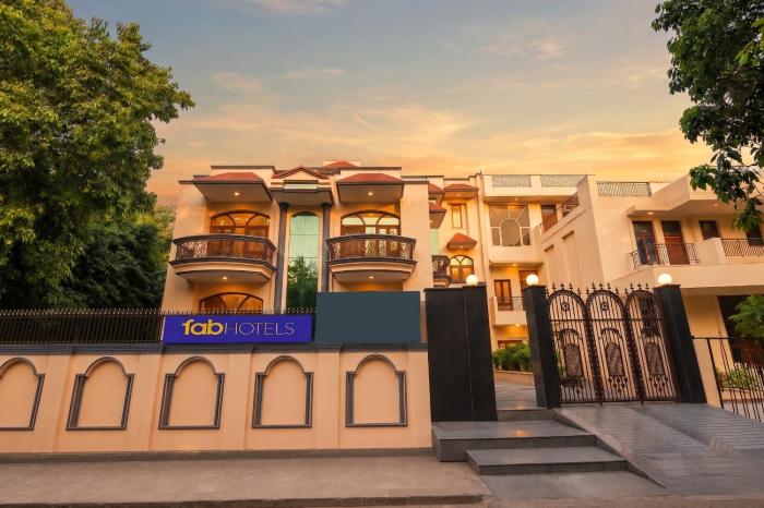 FabHotel The Arjun Sushant lok - Iffco Chowk Sector 29