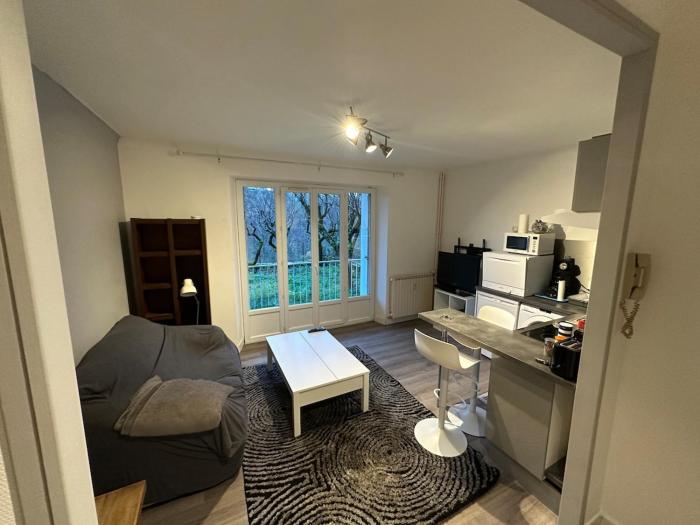 Super appartement avec balcon