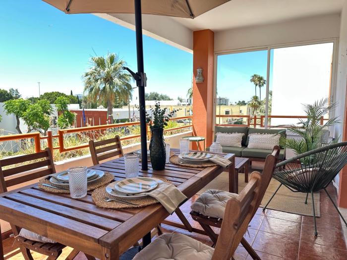 Pool & Beach Days - Vilamoura Condo with Balcony & Parking