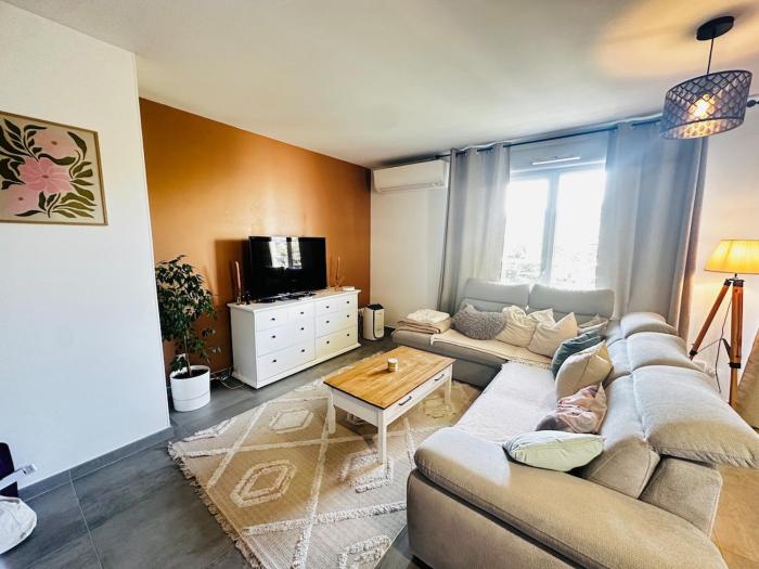Appartement T3 - Clim - Terasse - Vaulx-en-Velin