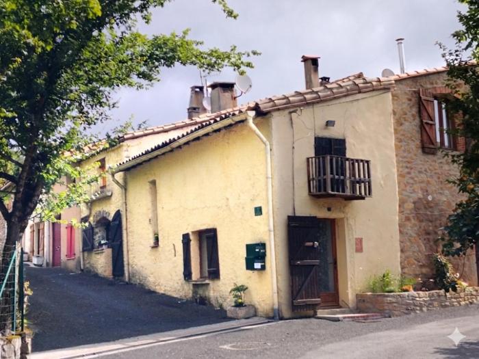 Maison de village avec jardin