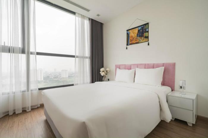 Comfortable Modern 2-Bedroom Apartment Near Landmark72 and Keangnam Tower Hanoi Vietnam