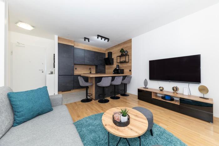 Bella Notte by Belmont Realty