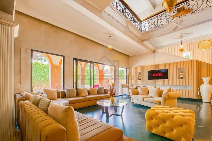 Elegant villa with private pool in Targa
