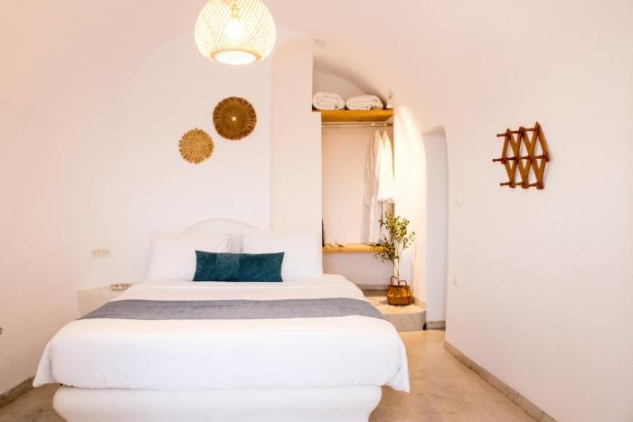 Villa Solasta #1 with jacuzzi in Santorini