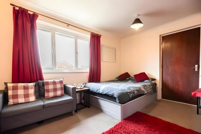 Ideal Apartment, Great for Couples, Sleeps 2!