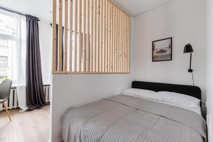 Central Comfy Urban Studio Hook