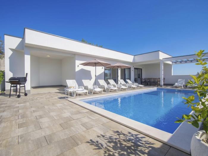 Holiday Home Villa Lea by Interhome