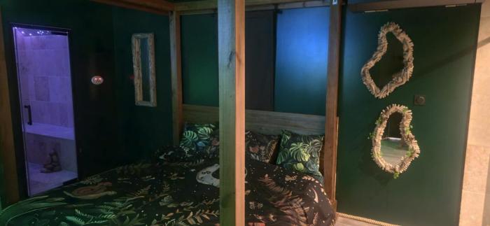 Secret place love room Jungle