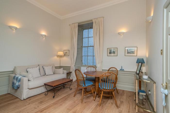 Charming Georgian flat in the Heart of Edinburgh - Pass the Keys