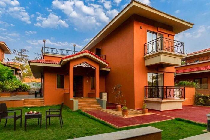 StayVistas B-22 Autumn with Private Pool & Terrace